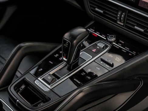 Used 2021 Porsche Cayenne image 26