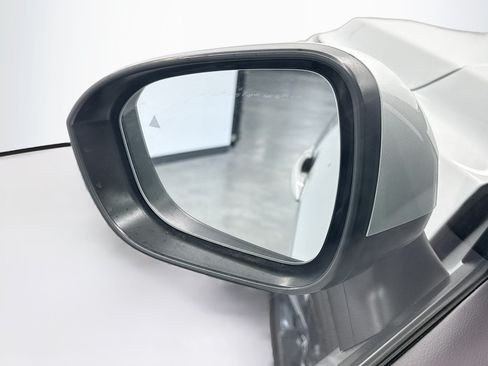 Used 2025 Nissan Rogue SV FWD image 16