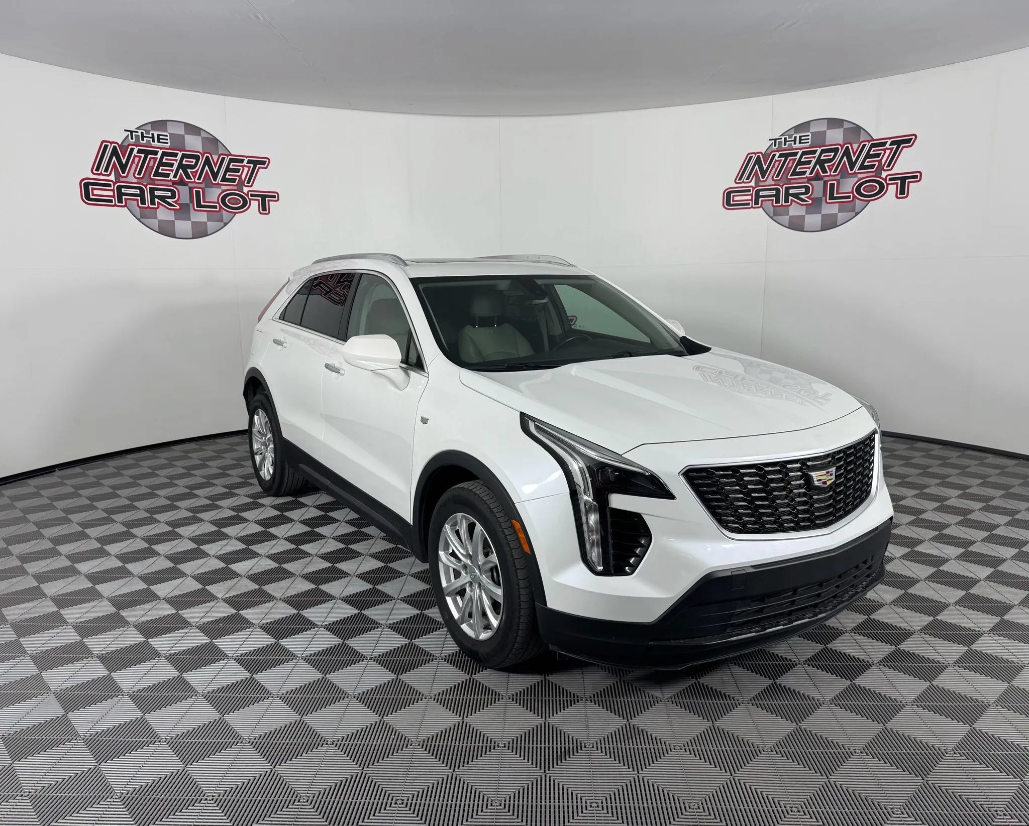 Used 2019 Cadillac XT4 Luxury w/ Cold Weather Package AWD/4WD image 9