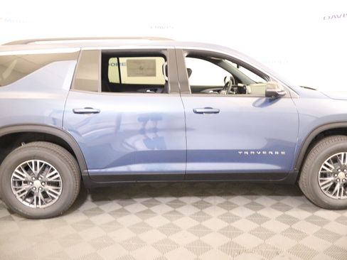 New 2026 Chevrolet Traverse LT w/ Driver Confidence Package FWD image 5