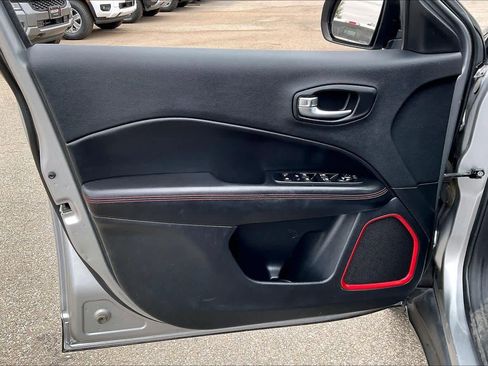 Used 2019 Jeep Compass Trailhawk image 21