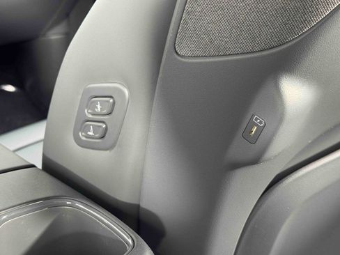 Used 2024 Kia EV9 Wind image 35