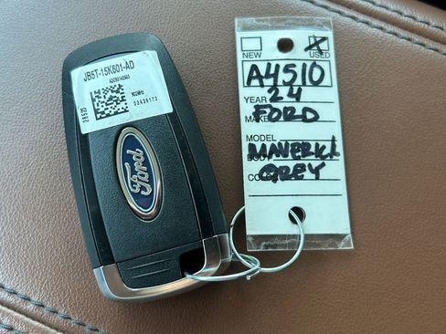 Used 2024 Ford Maverick Lariat w/ FX4 Off-Road Package AWD/4WD image 38