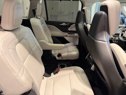 Used 2025 Lincoln Aviator Reserve w/ Equipment Group 201A AWD/4WD image 47