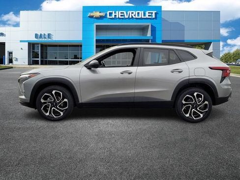 Used 2024 Chevrolet Trax RS w/ Sunroof Package FWD image 6