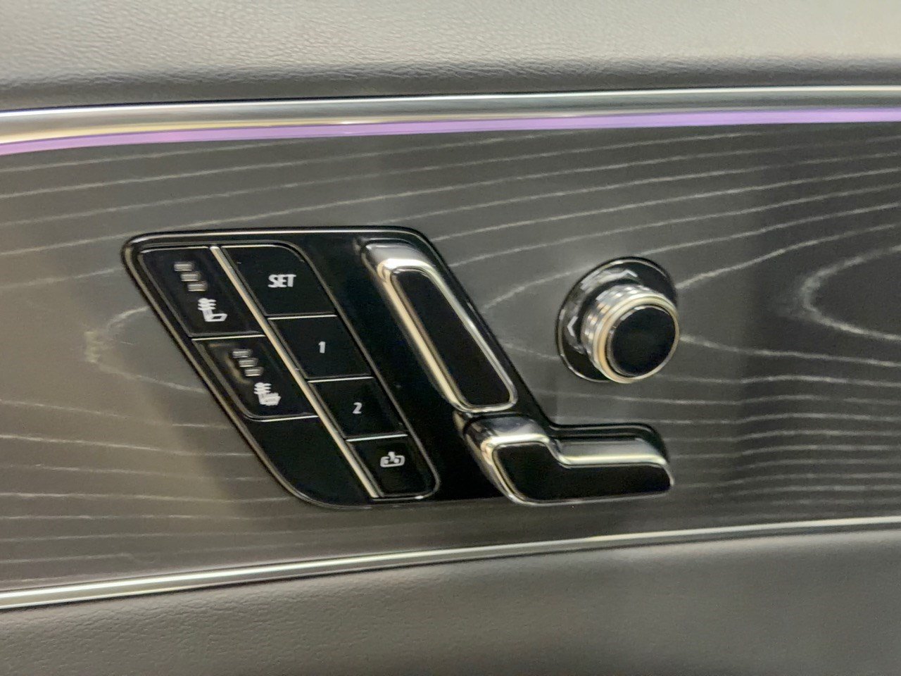 Used 2024 Cadillac Lyriq Luxury RWD image 16