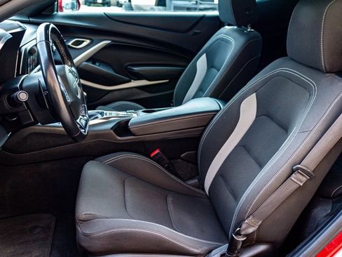 Used 2018 Chevrolet Camaro SS image 21