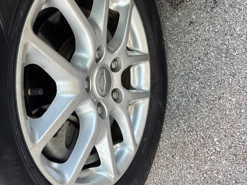 Used 2020 Chrysler Pacifica Touring-L FWD image 36