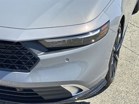 Used 2025 Honda Accord Touring image 9