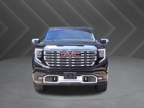 Used 2023 GMC Sierra 1500 Denali w/ Technology Package AWD/4WD image 2
