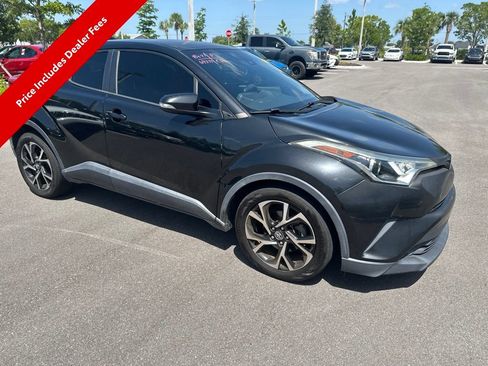 Used 2018 Toyota C-HR XLE FWD image 3