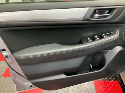 Used 2016 Subaru Legacy 2.5i Premium image 11