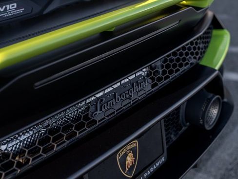 Used 2024 Lamborghini Huracan Sterrato image 40