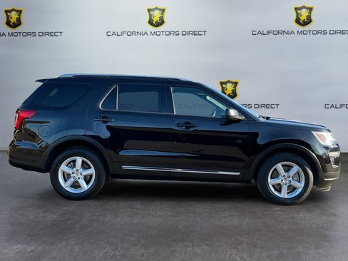 Used 2019 Ford Explorer XLT image 4
