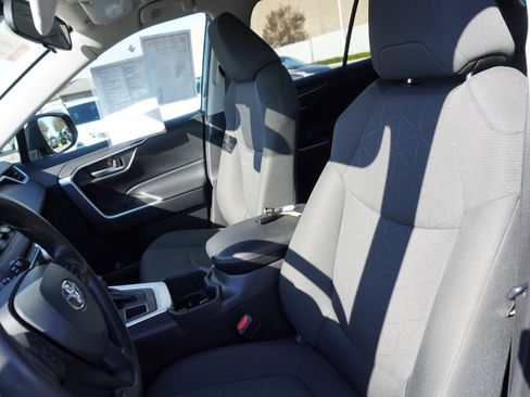 Used 2024 Toyota RAV4 XLE image 21