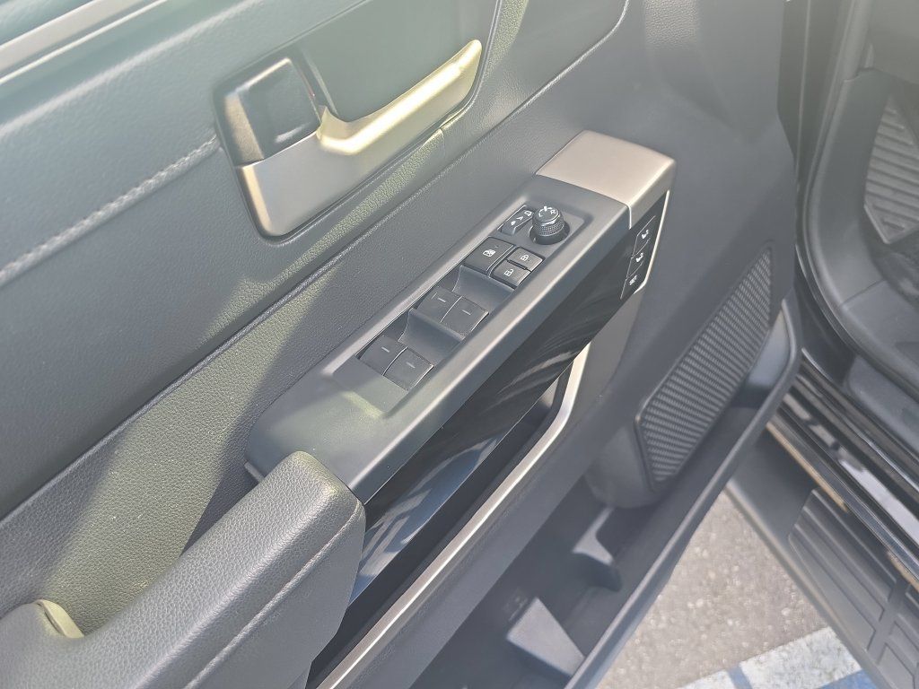 Used 2023 Toyota Tundra Limited AWD/4WD image 11