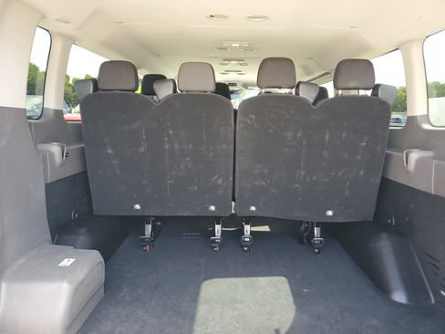 Used 2023 Ford Transit 350 XLT image 14