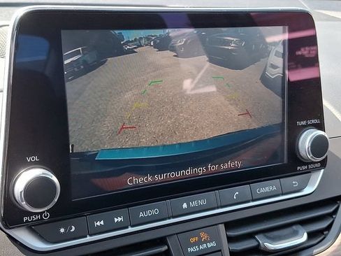 Used 2023 Nissan Altima 2.5 SV FWD image 14