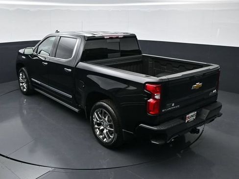 Used 2025 Chevrolet Silverado 1500 High Country AWD/4WD image 43