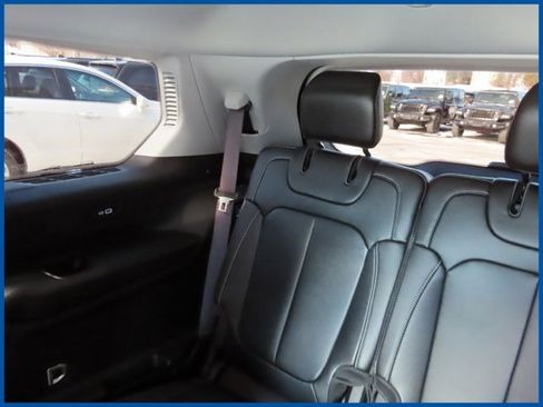 Certified 2023 Jeep Grand Cherokee L Limited w/ Luxury Tech Group II image 11