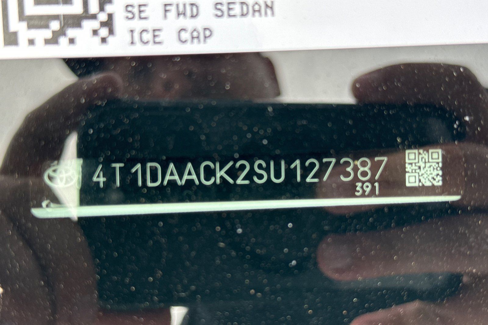 Used 2025 Toyota Camry SE FWD image 3