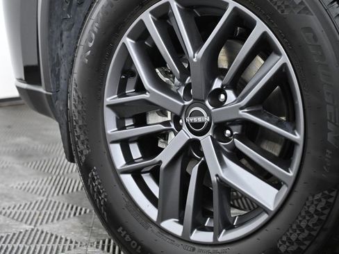 Certified 2025 Nissan Rogue S image 32