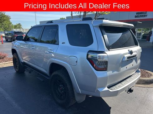 Used 2019 Toyota 4Runner SR5 AWD/4WD image 9