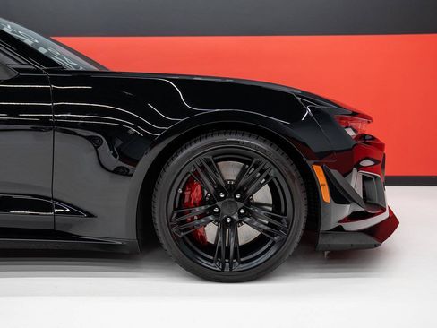 Used 2021 Chevrolet Camaro ZL1 RWD image 49