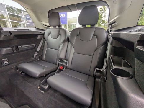 Certified 2025 Volvo XC90 B5 Core AWD/4WD image 18