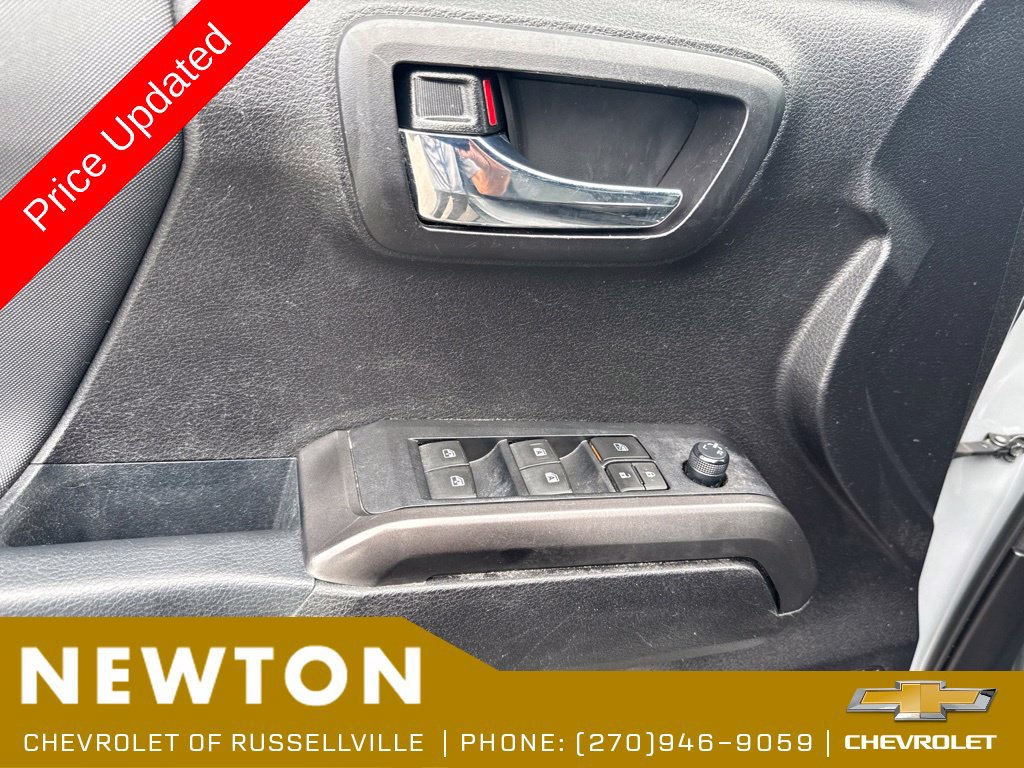 Used 2021 Toyota Tacoma TRD Sport AWD/4WD image 27