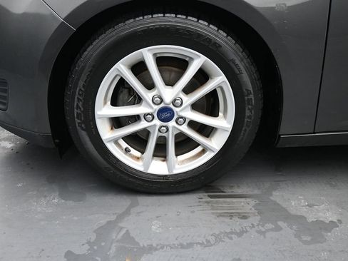 Used 2016 Ford Focus SE w/ Reverse Sensing Package image 13