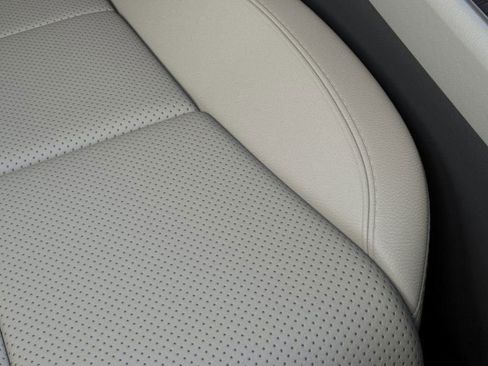 New 2025 Lincoln Aviator AWD image 16