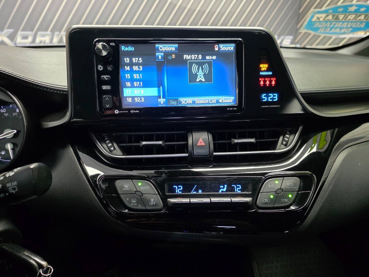 Used 2018 Toyota C-HR XLE FWD image 20