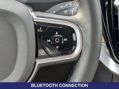 New 2026 Volvo XC90 B5 Plus w/ Protection Package Premier AWD/4WD image 18