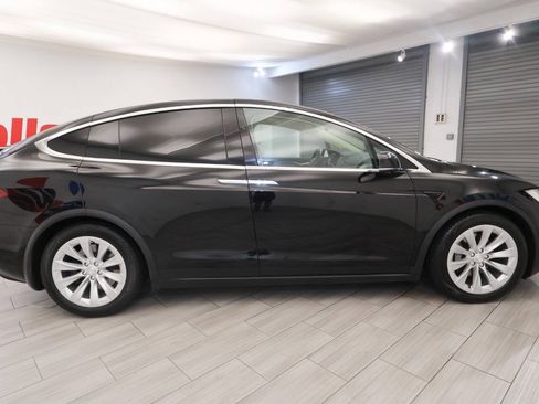 Used 2017 Tesla Model X 75D AWD/4WD image 6
