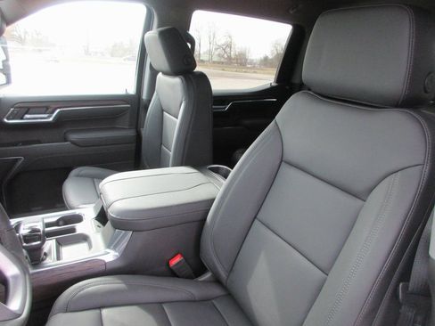 New 2026 GMC Sierra 1500 SLT w/ SLT Premium Plus Package image 14