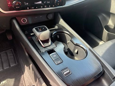 Used 2023 Nissan Rogue SV w/ SV Premium B Package FWD image 26