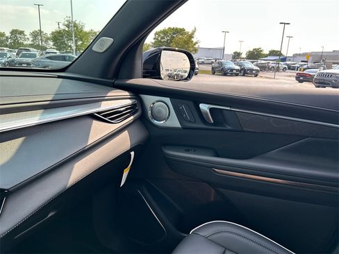 New 2026 Buick Enclave Avenir image 28