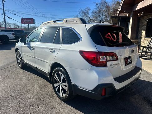 Used 2018 Subaru Outback 3.6R Limited image 3
