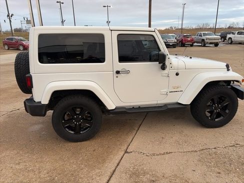 Used 2015 Jeep Wrangler Sahara w/ Dual Top Group image 21