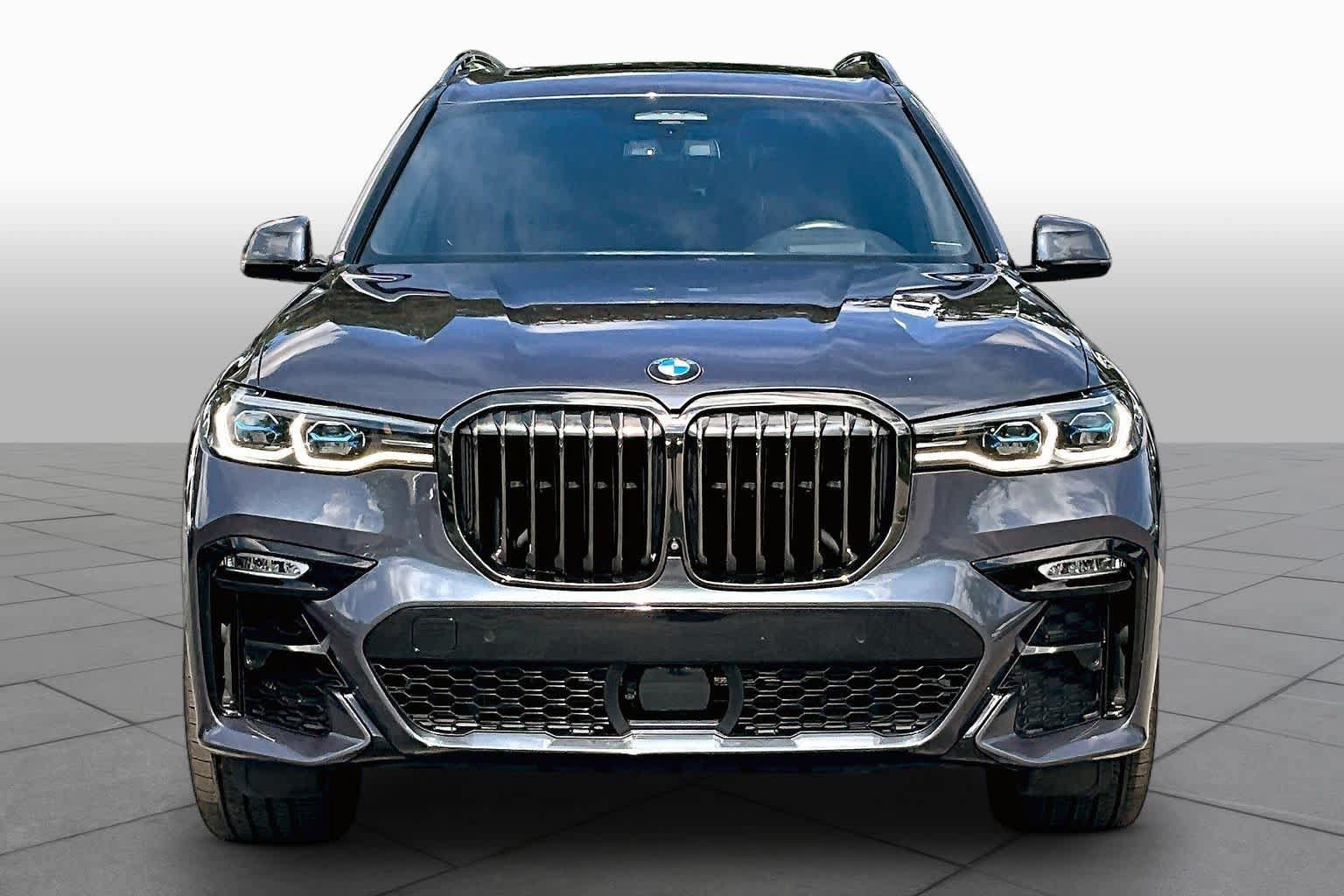 Used 2022 BMW X7 M50i w/ Dynamic Handling Package AWD/4WD image 4