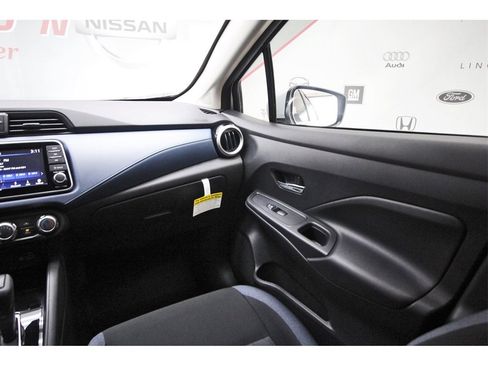 Used 2025 Nissan Versa SV w/ Trunk Package image 8
