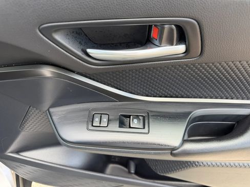Used 2018 Toyota C-HR XLE FWD image 26