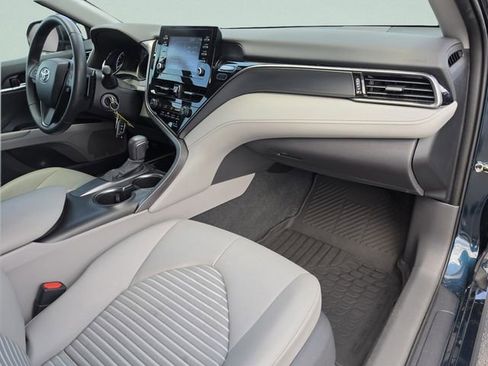 Used 2021 Toyota Camry SE image 22