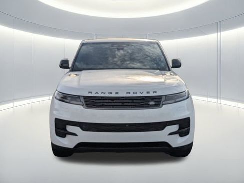 Used 2025 Land Rover Range Rover Sport image 3
