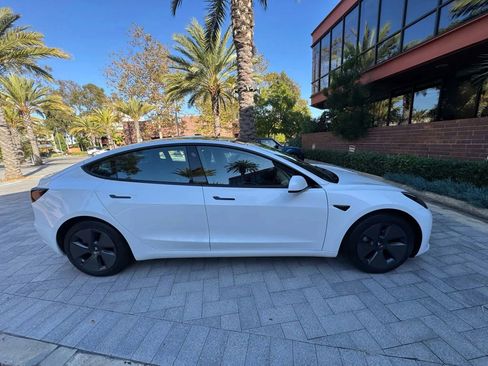 Used 2023 Tesla Model 3 Standard Range image 9