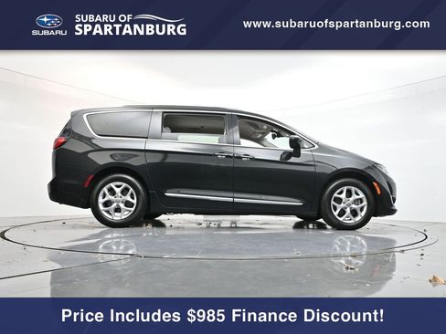 Used 2017 Chrysler Pacifica Touring-L Plus w/ Advanced Safetytec Group image 33