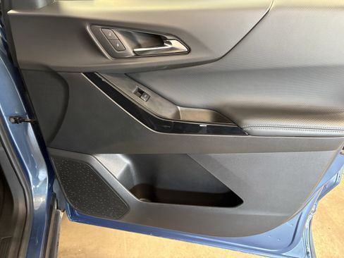 Used 2025 Chevrolet Equinox LT w/ Convenience Package II FWD image 36