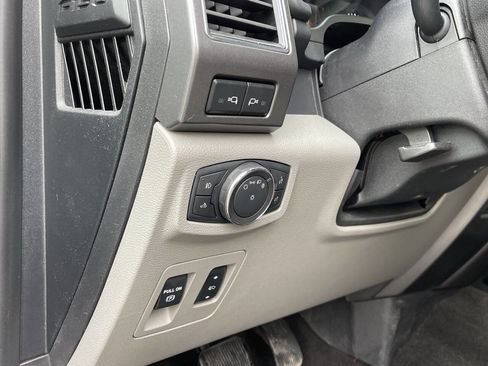 Used 2018 Ford F150 XLT w/ Equipment Group 302A Luxury image 12