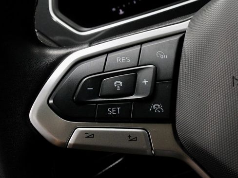 Used 2024 Volkswagen Tiguan SE FWD image 27